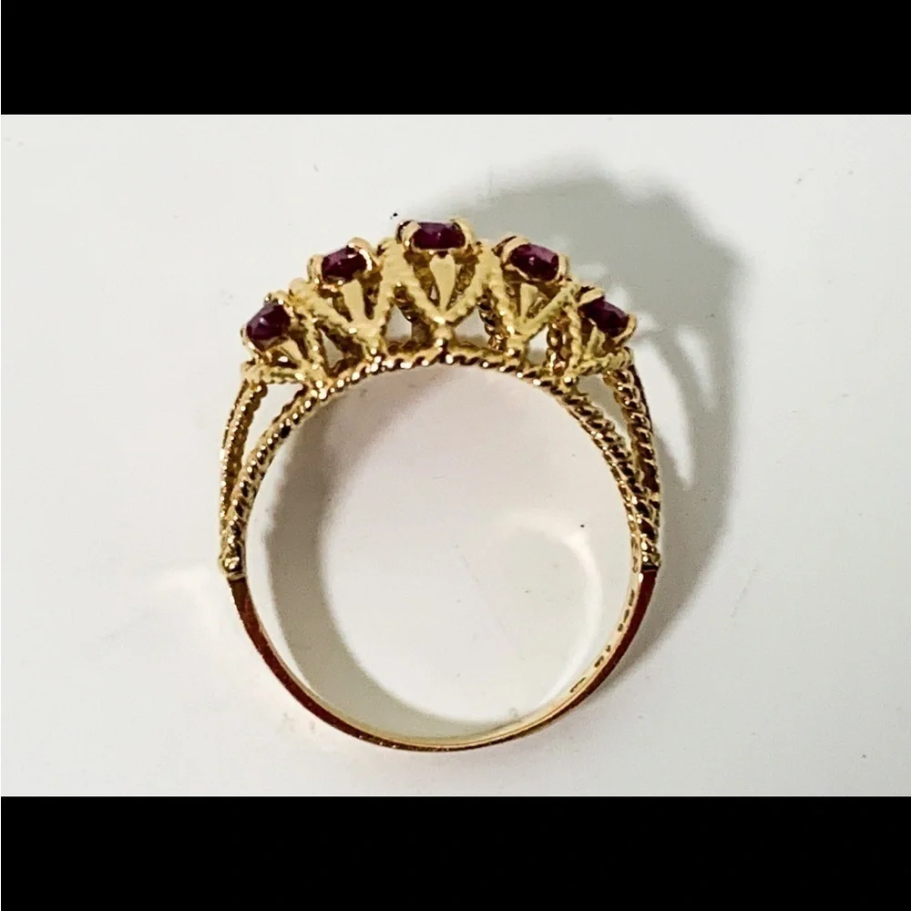 Stunning 14K Solid Gold and Amethyst Ring - Size 7 - Picture 2 of 5